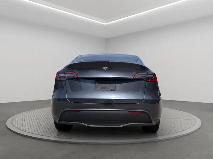2023 Tesla Model Y Long Range AWD — photo 5