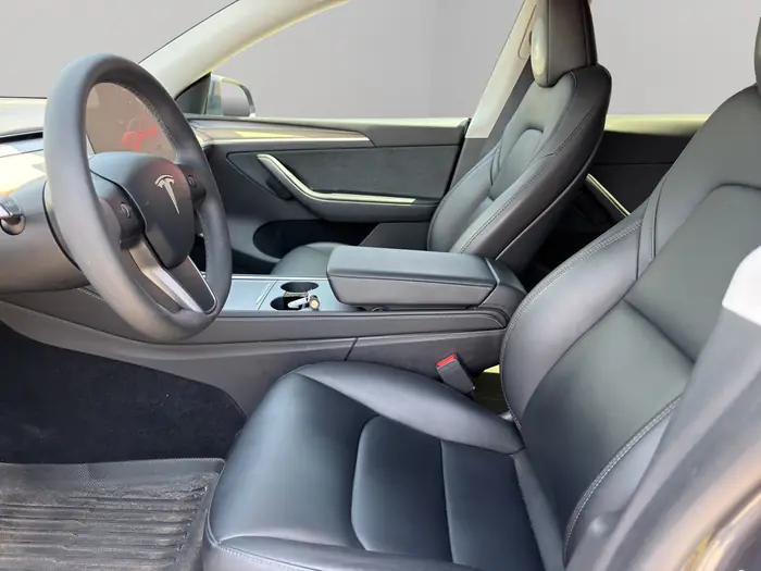2023 Tesla Model Y Long Range AWD — photo 8