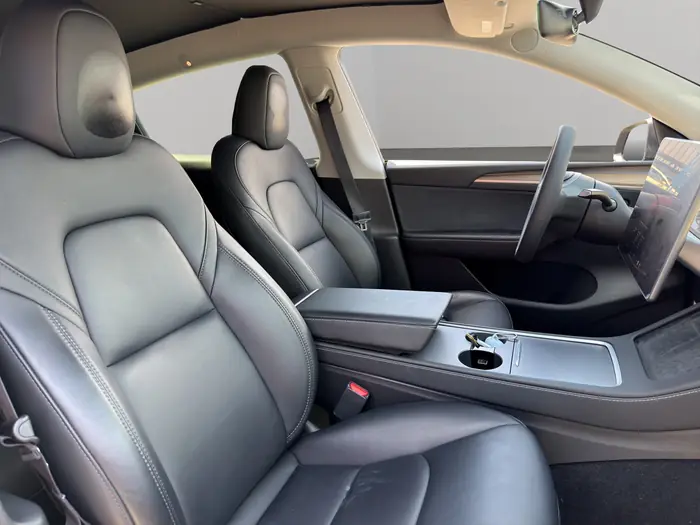 2023 Tesla Model Y Long Range AWD — photo 14