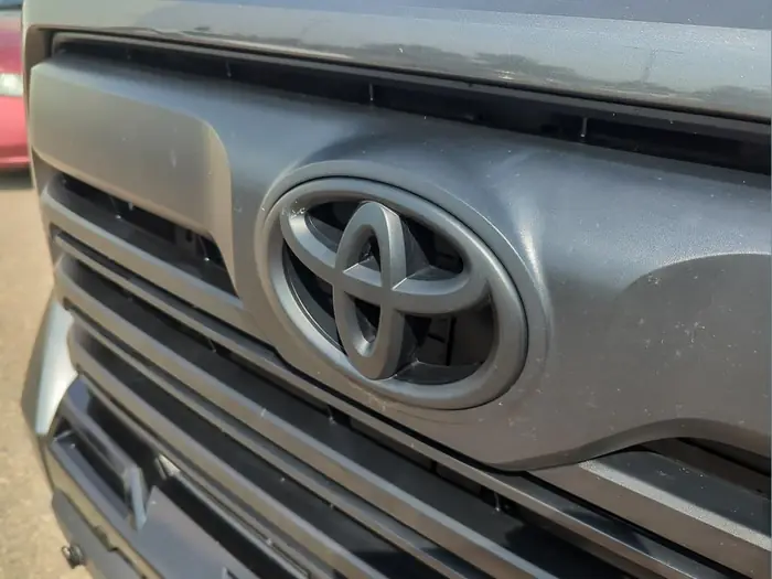 2025 Toyota Tundra 4x4 Crewmax Limited — photo 9