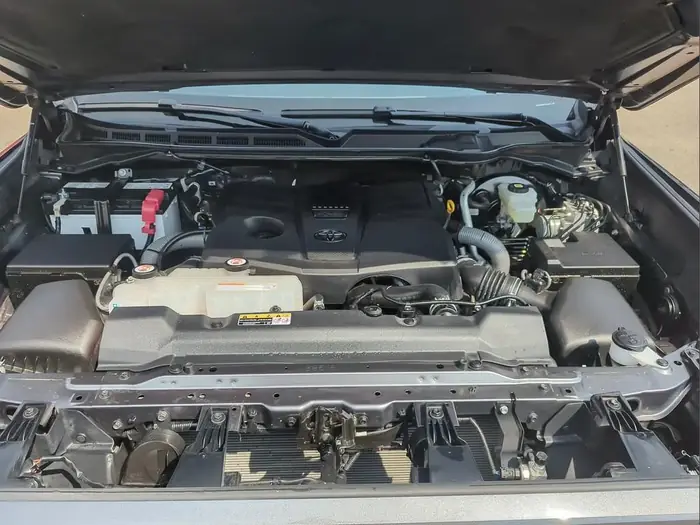 2025 Toyota Tundra 4x4 Crewmax Limited — photo 10