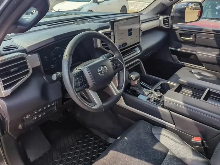 2025 Toyota Tundra 4x4 Crewmax Limited — photo 13