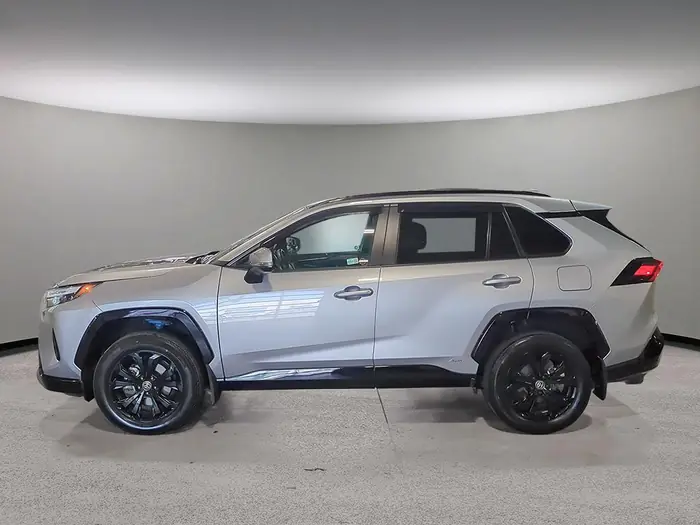 2023 Toyota RAV4 Hybrid SE AWD — photo 3