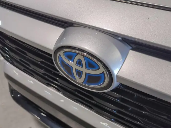 2023 Toyota RAV4 Hybrid SE AWD — photo 9