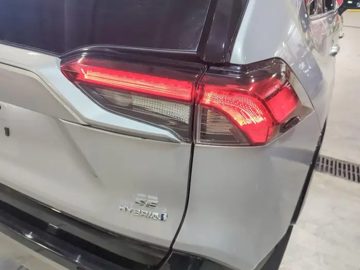 2023 Toyota RAV4 Hybrid SE AWD — photo 11