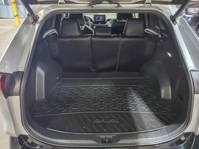 2023 Toyota RAV4 Hybrid SE AWD — photo 12