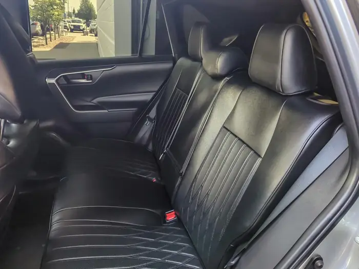 2023 Toyota RAV4 Hybrid SE AWD — photo 23