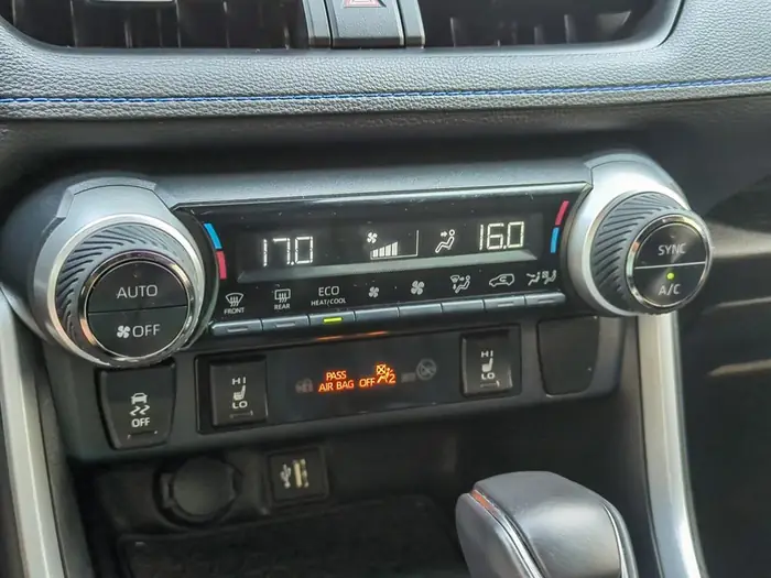 2023 Toyota RAV4 Hybrid SE AWD — photo 27