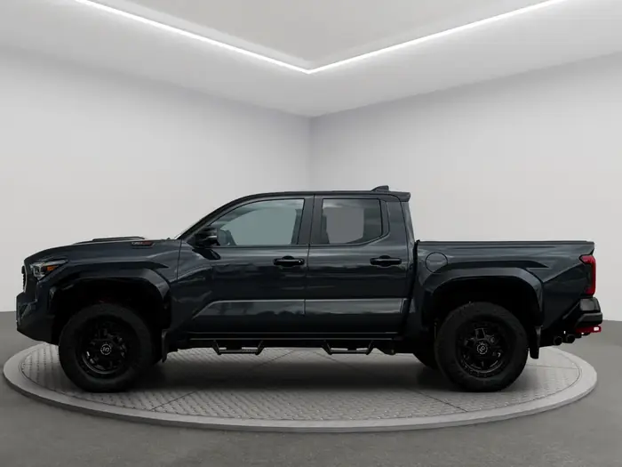 2024 Toyota Tacoma 4x4 Double Cab Auto SB Hybrid — photo 3