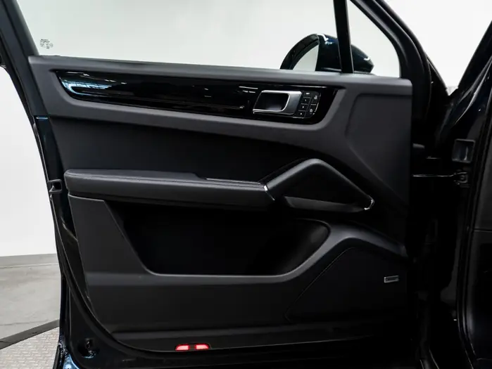 2023 Porsche Cayenne S AWD — photo 24