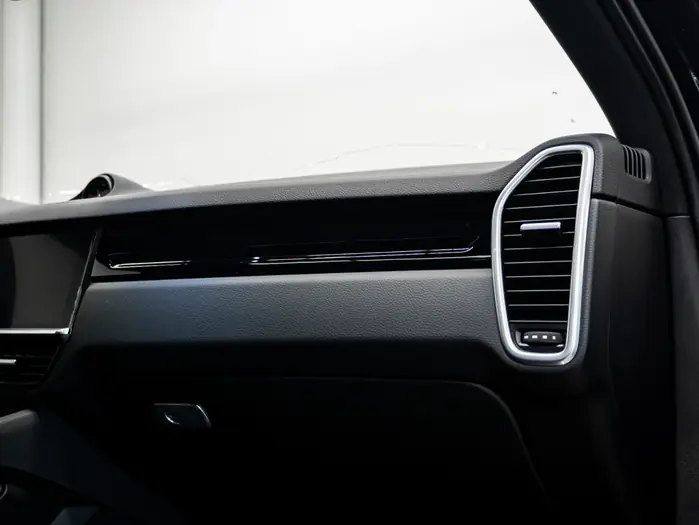 2023 Porsche Cayenne S AWD — photo 30