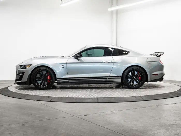2021 Ford Mustang Shelby GT500 Fastback — photo 2