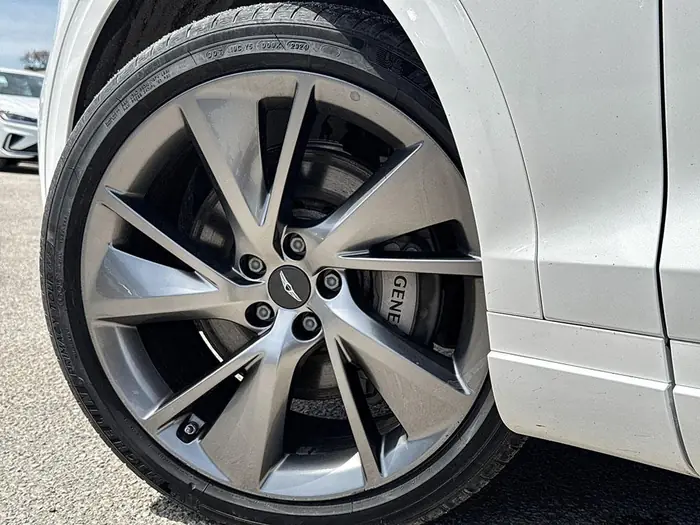 2025 Genesis GV70 2.5T Advanced Plus AWD — photo 8