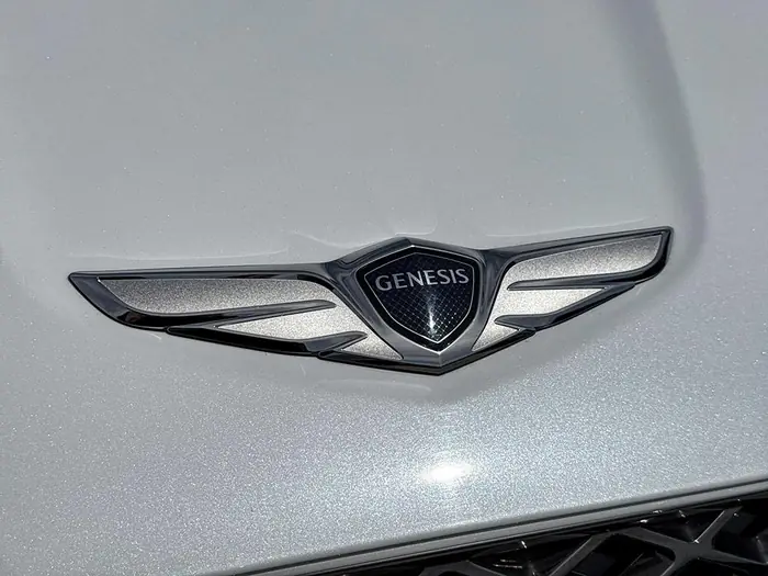 2025 Genesis GV70 2.5T Advanced Plus AWD — photo 11