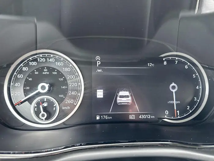 2025 Genesis GV70 2.5T Advanced Plus AWD — photo 16