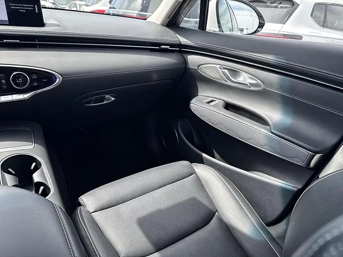 2025 Genesis GV70 2.5T Advanced Plus AWD — photo 26