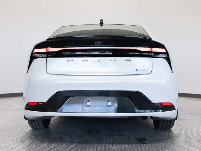 2025 Toyota Prius Plug-In Hybrid XSE Premium Auto — photo 4