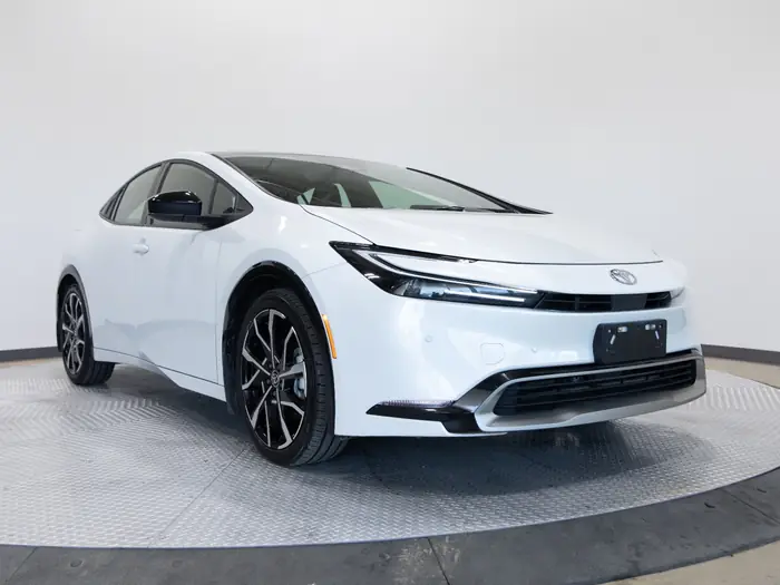 2025 Toyota Prius Plug-In Hybrid XSE Premium Auto — photo 7