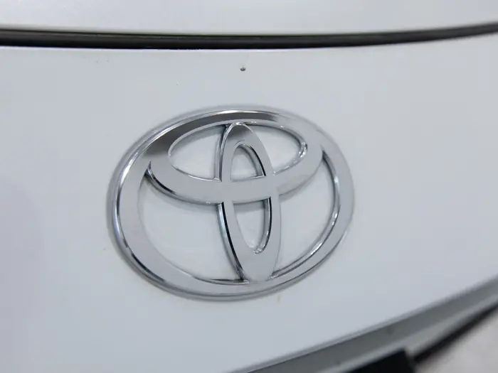 2025 Toyota Prius Plug-In Hybrid XSE Premium Auto — photo 9