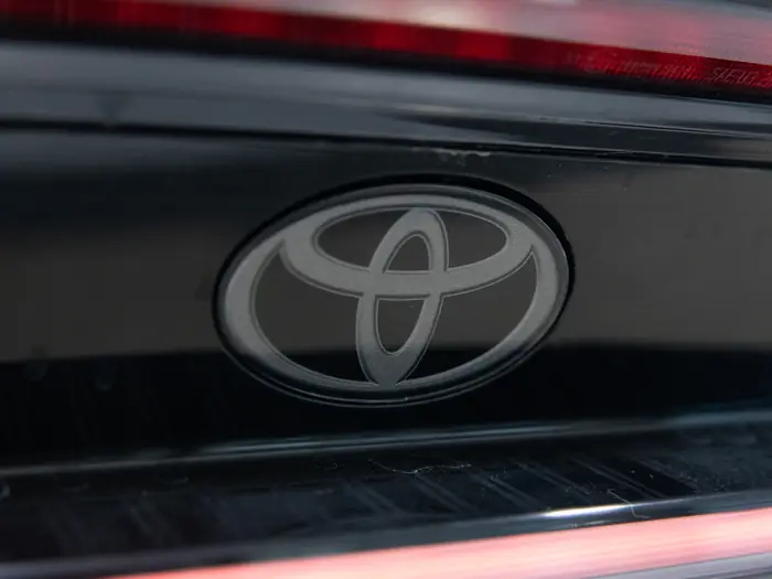 2025 Toyota Prius Plug-In Hybrid XSE Premium Auto — photo 11