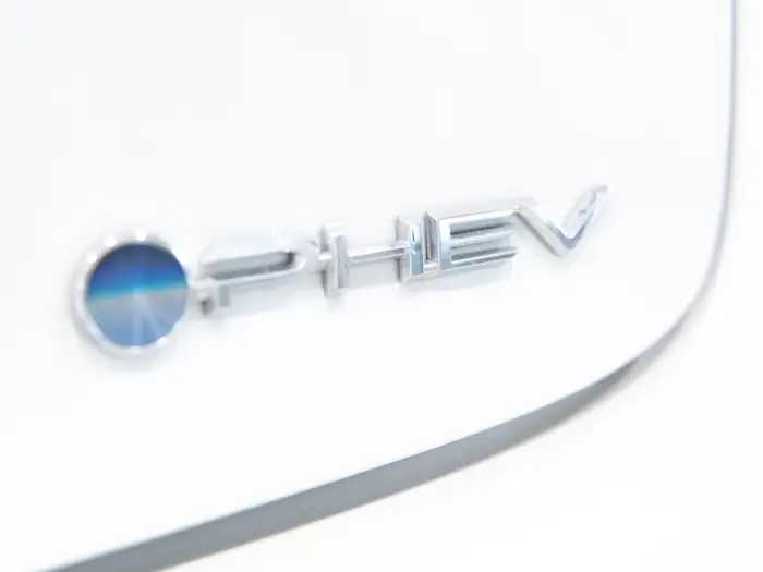 2025 Toyota Prius Plug-In Hybrid XSE Premium Auto — photo 13