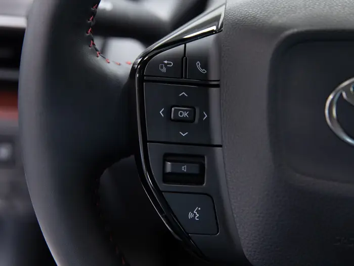 2025 Toyota Prius Plug-In Hybrid XSE Premium Auto — photo 23