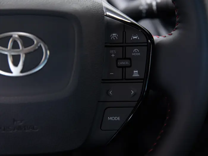 2025 Toyota Prius Plug-In Hybrid XSE Premium Auto — photo 25