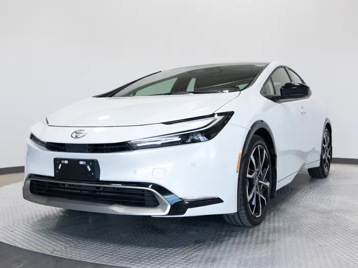 2025 Toyota Prius Plug-In Hybrid XSE Premium Auto — photo 1