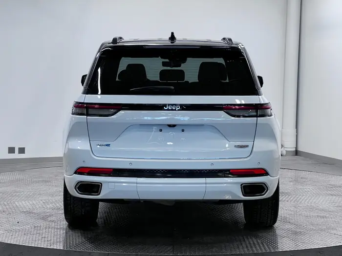 2023 Jeep Grand Cherokee 4xe Summit Reserve 4x4 — photo 4