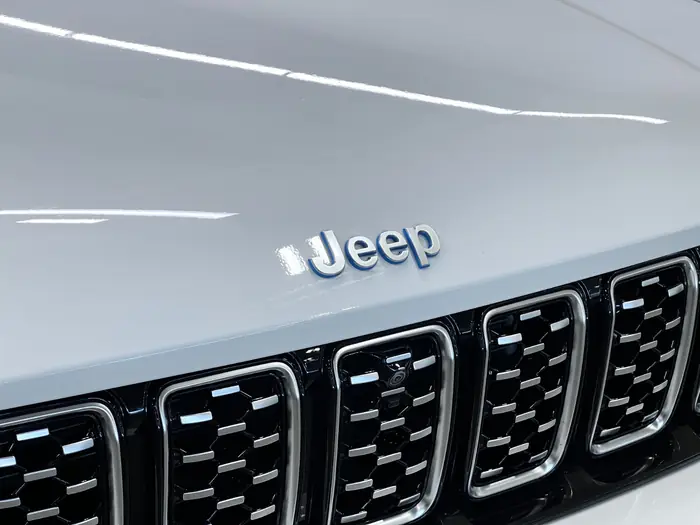 2023 Jeep Grand Cherokee 4xe Summit Reserve 4x4 — photo 8