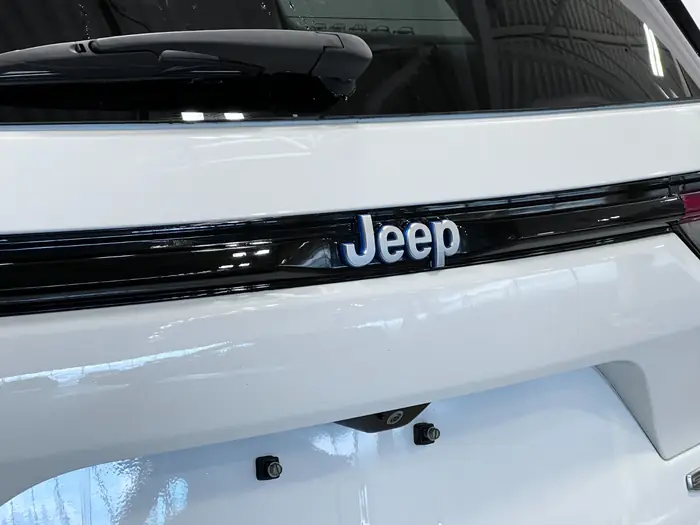 2023 Jeep Grand Cherokee 4xe Summit Reserve 4x4 — photo 9