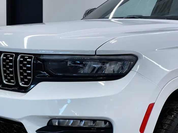 2023 Jeep Grand Cherokee 4xe Summit Reserve 4x4 — photo 11