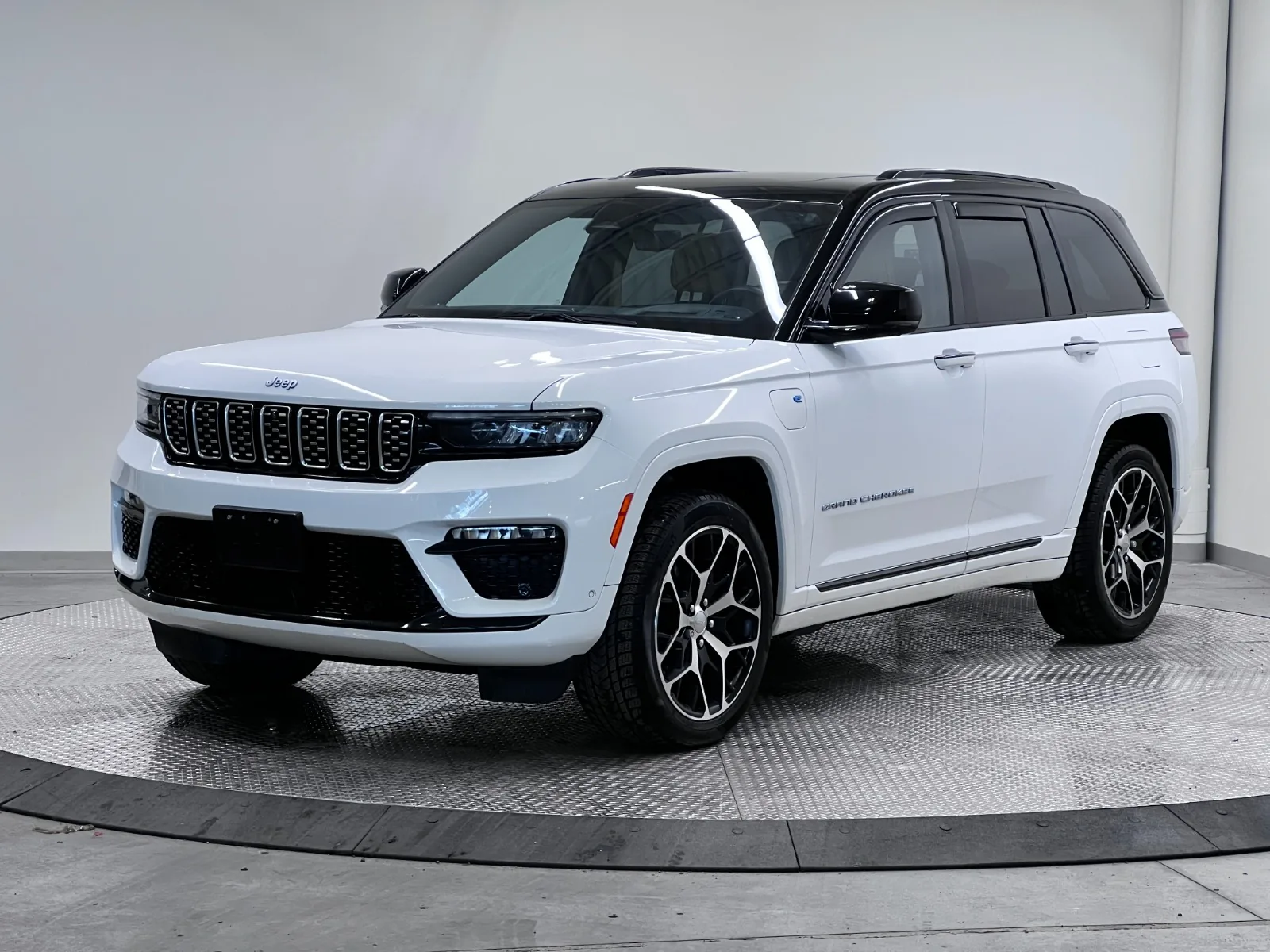 2023 Jeep Grand Cherokee 4xe Summit Reserve 4x4 — photo 1