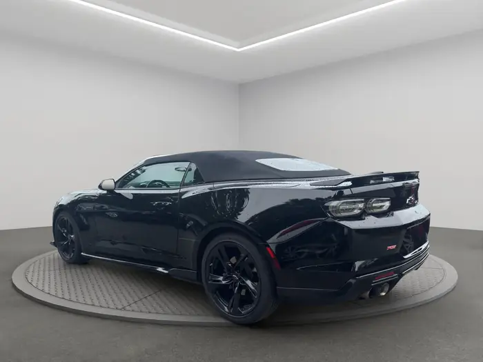 2023 Chevrolet Camaro 2dr Conv LT1 — photo 4