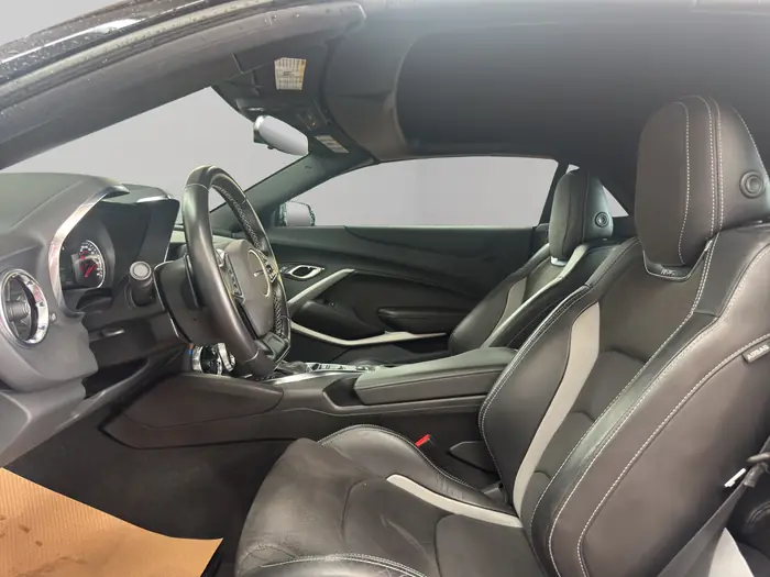 2023 Chevrolet Camaro 2dr Conv LT1 — photo 9