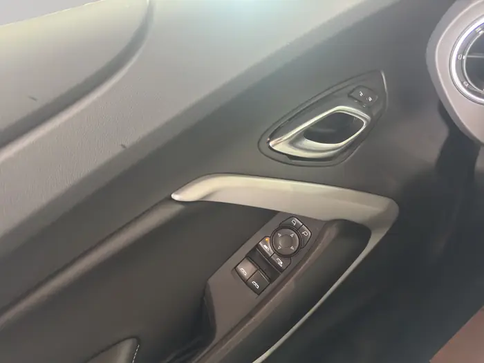 2023 Chevrolet Camaro 2dr Conv LT1 — photo 12