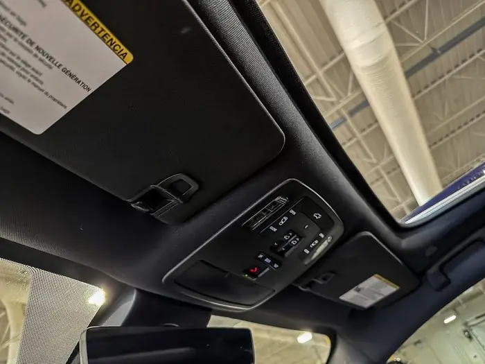 2025 Toyota Sienna Limited 7-Passenger AWD — photo 21