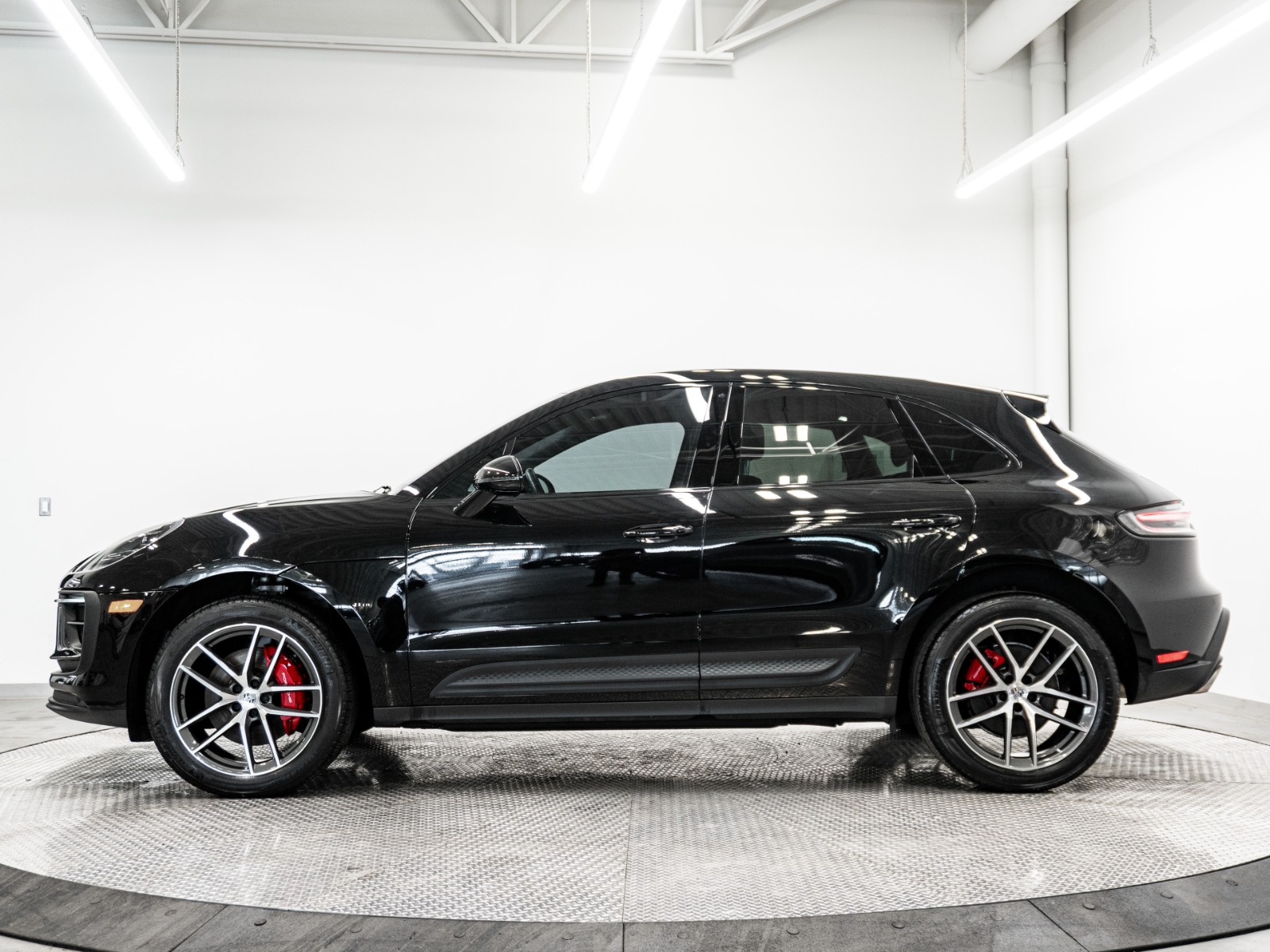 2023 Porsche Macan S AWD — photo 2