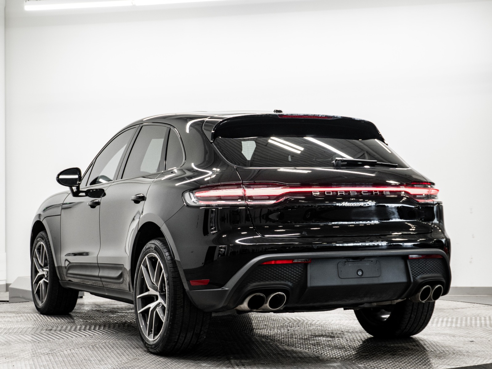 2023 Porsche Macan S AWD — photo 3