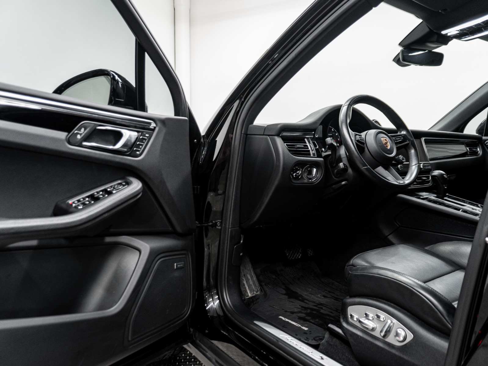 2023 Porsche Macan S AWD — photo 4