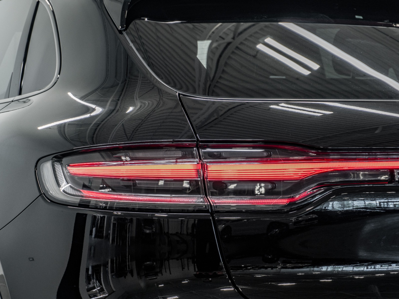 2023 Porsche Macan S AWD — photo 14