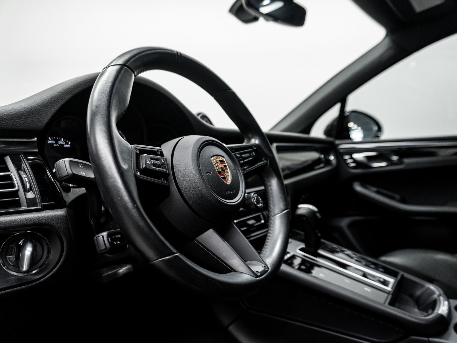 2023 Porsche Macan S AWD — photo 29