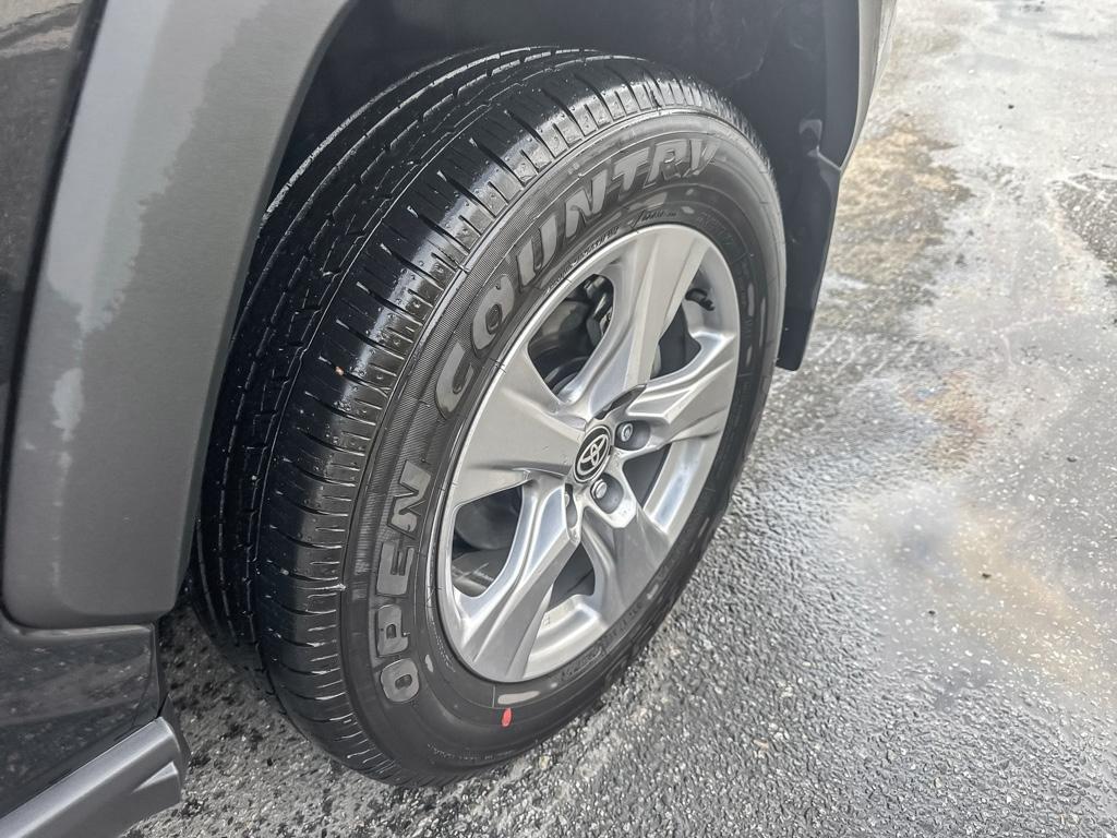 2025 Toyota RAV4 XLE AWD — photo 7