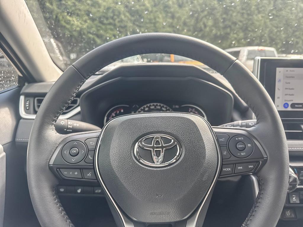 2025 Toyota RAV4 XLE AWD — photo 13