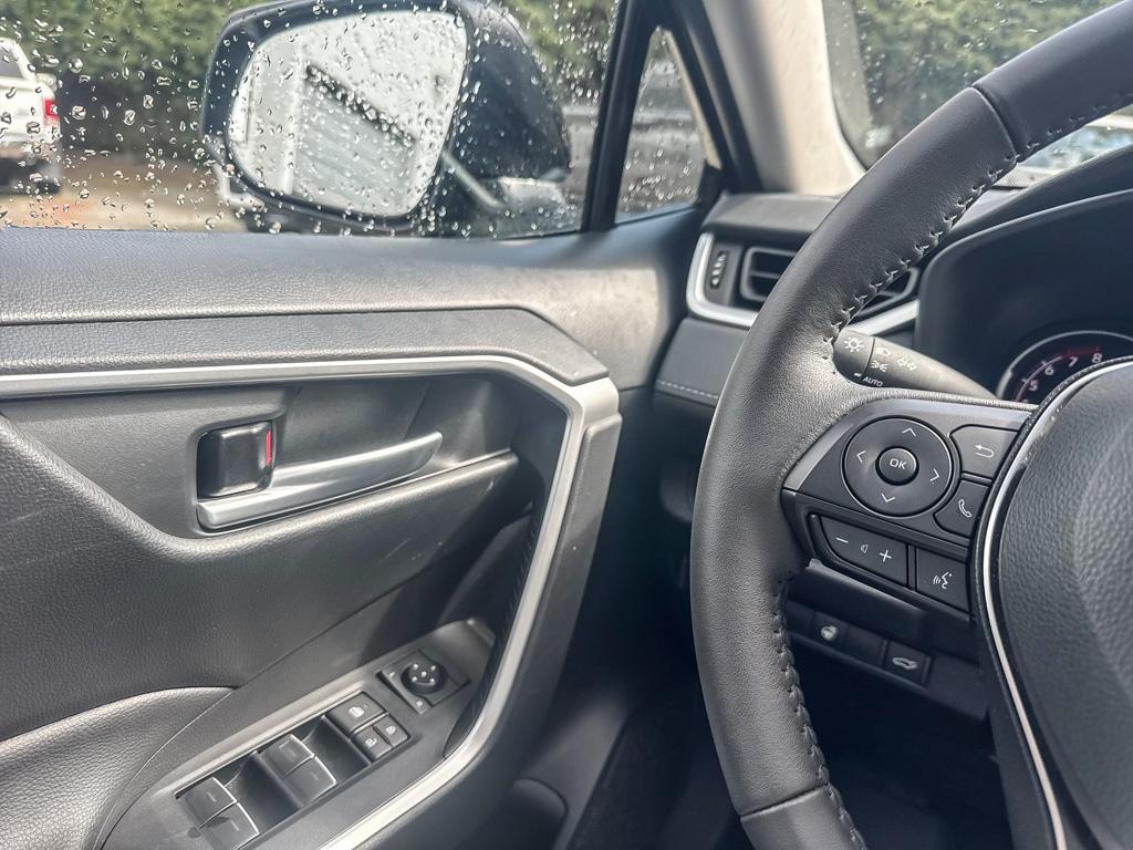2025 Toyota RAV4 XLE AWD — photo 16
