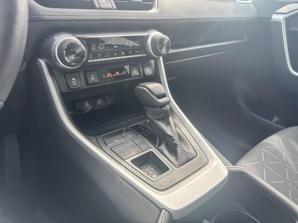 2025 Toyota RAV4 XLE AWD — photo 17
