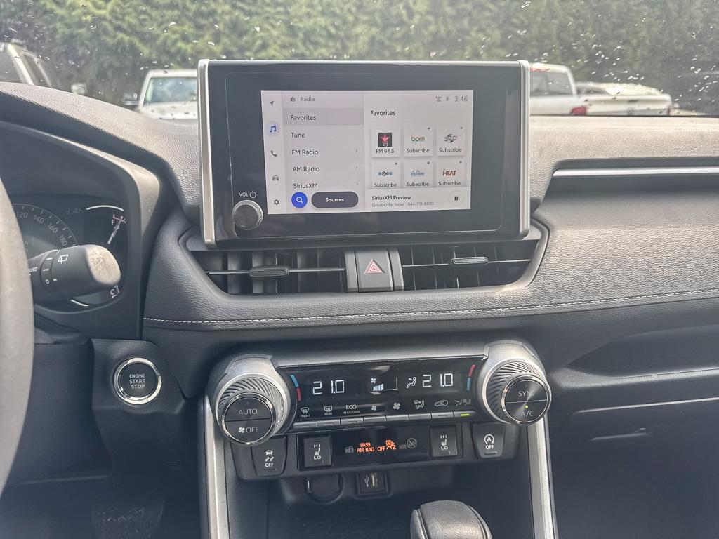 2025 Toyota RAV4 XLE AWD — photo 18