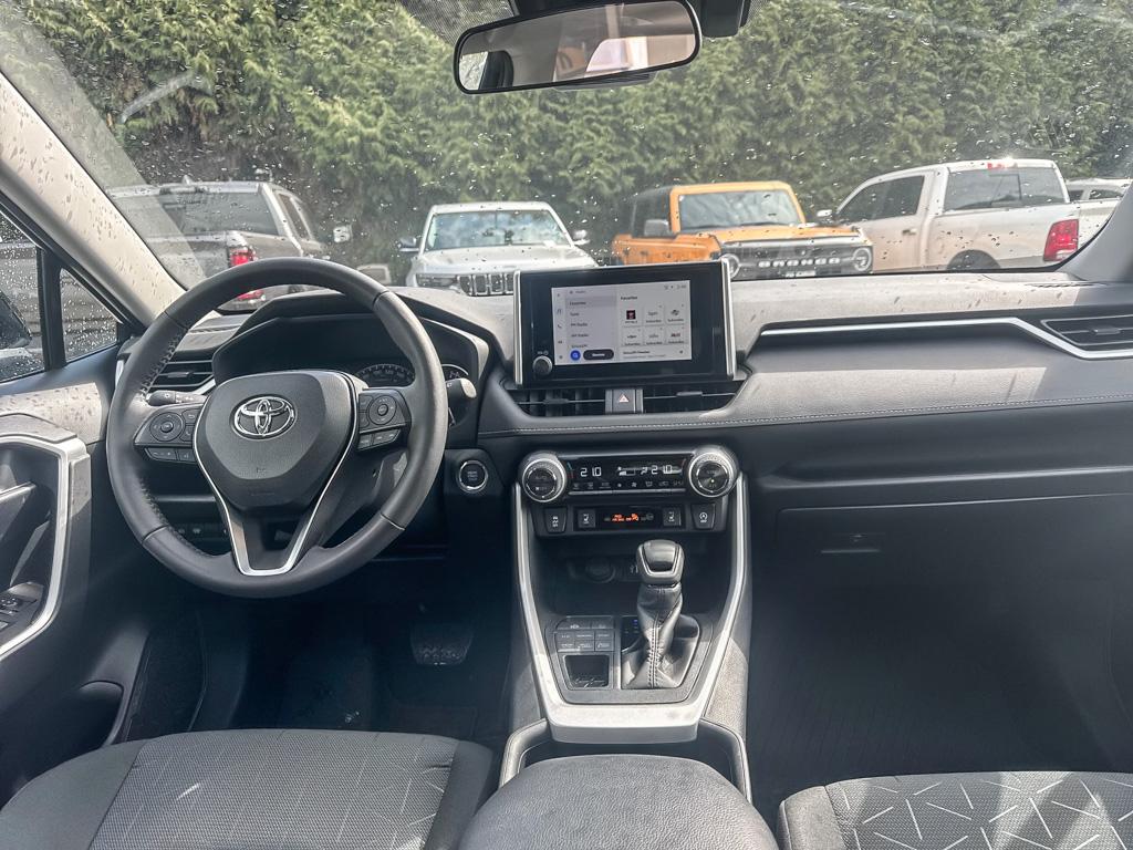 2025 Toyota RAV4 XLE AWD — photo 23