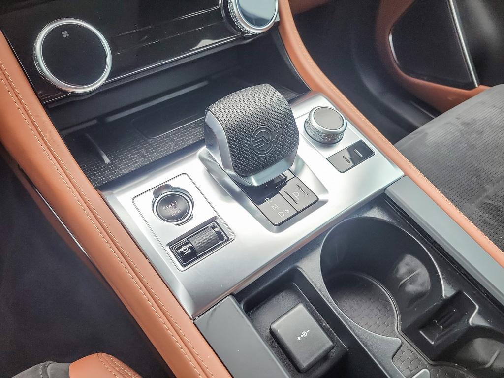 2023 Jaguar F-PACE SVR P550 Auto — photo 17