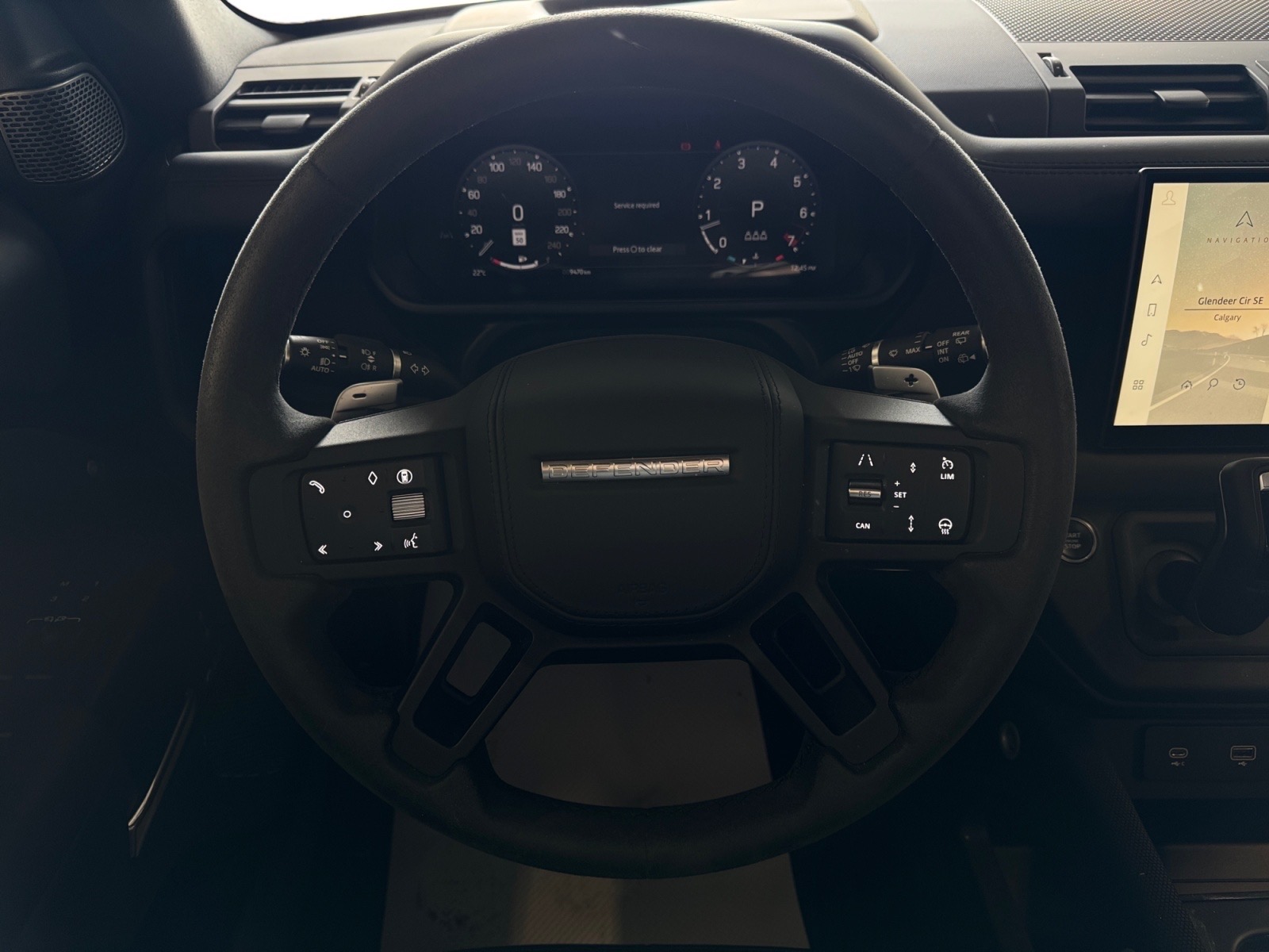 2024 Land Rover Defender 110 P525 V8 — photo 11